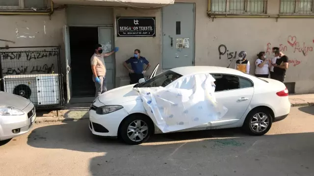 Araç içinde hayatına son verdi Araç içinde hayatına son verdi