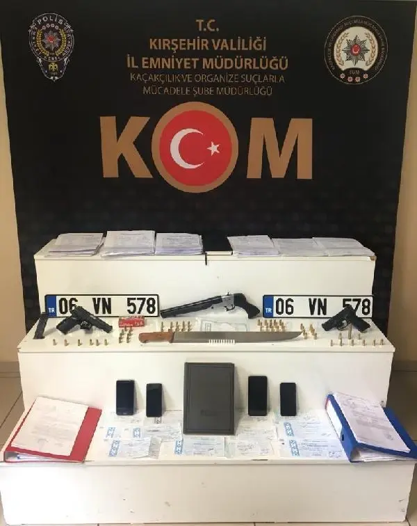 Son dakika haberi! Araç ilanı veren vatandaşları dolandıran çeteye operasyon: 17 gözaltı Son dakika haberi! Araç ilanı veren vatandaşları dolandıran çeteye operasyon: 17 gözaltı