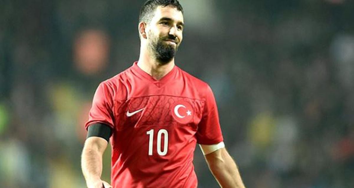 Arda Turan maçta yok mu, neden yok? Türkiye maçında Arda neden oynamıyor? Çağrıldı mı? Kadroda yok mu?