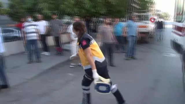 Asansör boşluğuna düşen işçi yaralı olarak kurtarıldı Asansör boşluğuna düşen işçi yaralı olarak kurtarıldı
