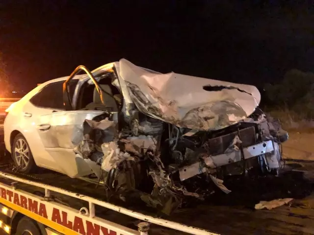 Aşırı hız kazaya sebep oldu: 2 yaralı Aşırı hız kazaya sebep oldu: 2 yaralı