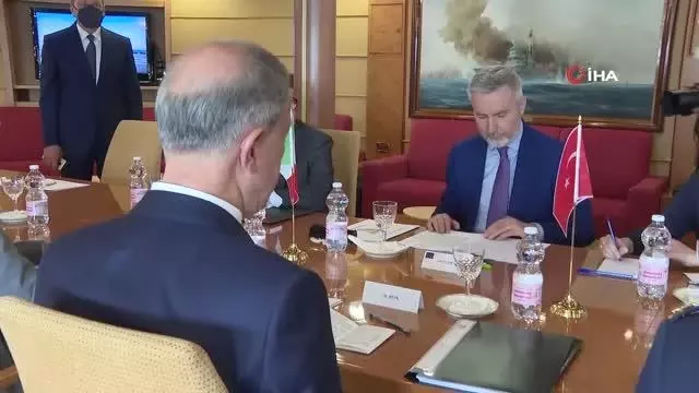 Bakan Akar, İtalya ve İngiltere Savunma Bakanları ile Sicilya'daki üçlü toplantıda bir araya geldi Bakan Akar, İtalya ve İngiltere Savunma Bakanları ile Sicilya'daki üçlü toplantıda bir araya geldi
