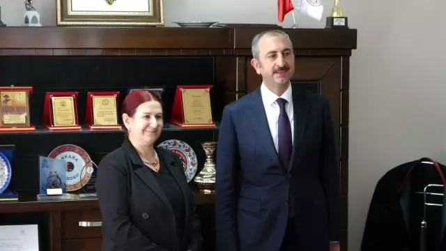 Bakan Gül: 'Bir takım polemiklerle siyaset yapmanın Türkiye'ye hiçbir faydası yok' Bakan Gül: 'Bir takım polemiklerle siyaset yapmanın Türkiye'ye hiçbir faydası yok'