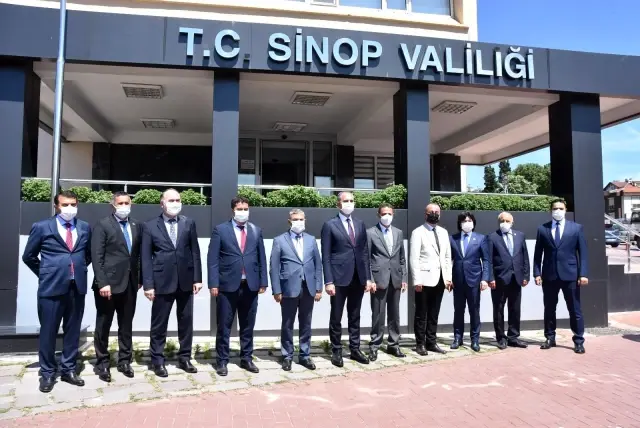 Bakan Gül: 'Bir takım polemiklerle siyaset yapmanın Türkiye'ye hiçbir faydası yok' Bakan Gül: 'Bir takım polemiklerle siyaset yapmanın Türkiye'ye hiçbir faydası yok'