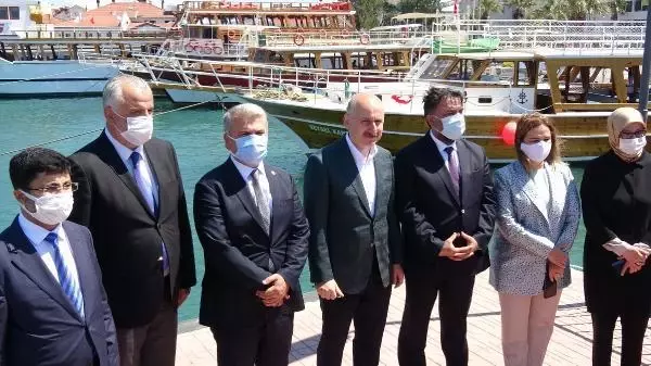BAKAN KARAİSMAİLOĞLU: AYVALIK'A MODERN BALIKÇI BARINAKLARI YAPILACAK BAKAN KARAİSMAİLOĞLU: AYVALIK'A MODERN BALIKÇI BARINAKLARI YAPILACAK