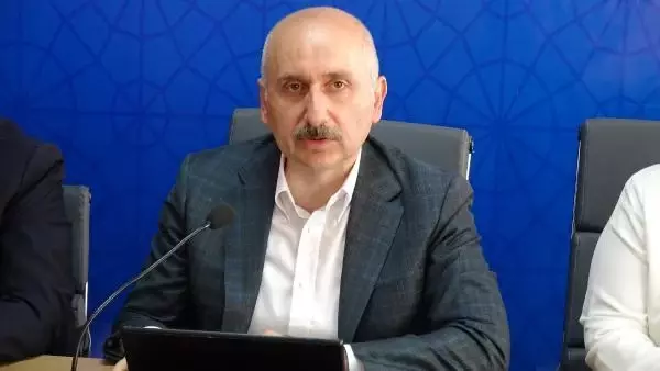 BAKAN KARAİSMAİLOĞLU: AYVALIK'A MODERN BALIKÇI BARINAKLARI YAPILACAK BAKAN KARAİSMAİLOĞLU: AYVALIK'A MODERN BALIKÇI BARINAKLARI YAPILACAK