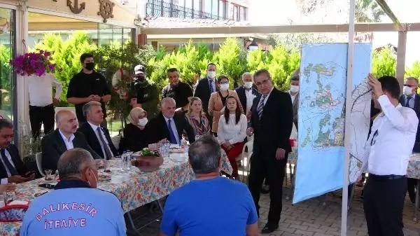 BAKAN KARAİSMAİLOĞLU: AYVALIK'A MODERN BALIKÇI BARINAKLARI YAPILACAK BAKAN KARAİSMAİLOĞLU: AYVALIK'A MODERN BALIKÇI BARINAKLARI YAPILACAK