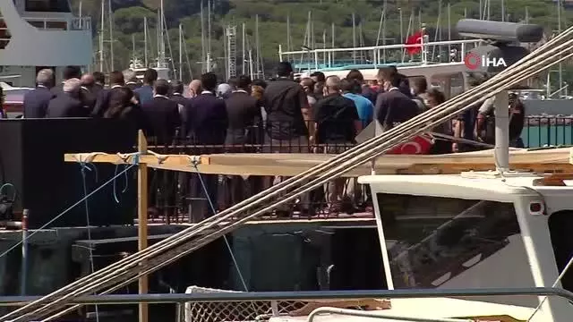 Bakan Karaismailoğlu: 'Devlet olarak ilk günden itibaren Ayvalık gündemimizde' Bakan Karaismailoğlu: 'Devlet olarak ilk günden itibaren Ayvalık gündemimizde'