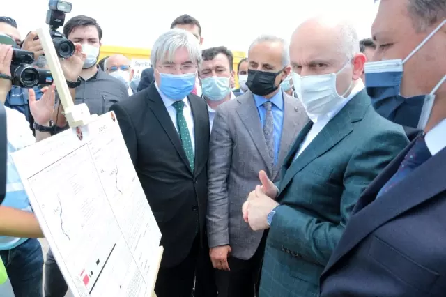 Bakan Karaismailoğlu yol çalışmalarını denetledi Bakan Karaismailoğlu yol çalışmalarını denetledi