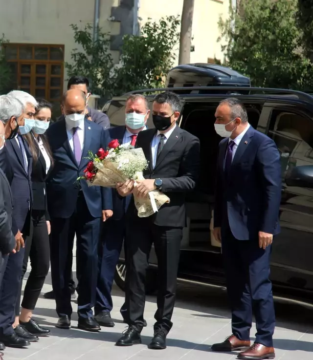 Bakan Pakdemirli'den çiftçiye 2 milyar 550 milyon liralık ödeme müjdesi Bakan Pakdemirli'den çiftçiye 2 milyar 550 milyon liralık ödeme müjdesi