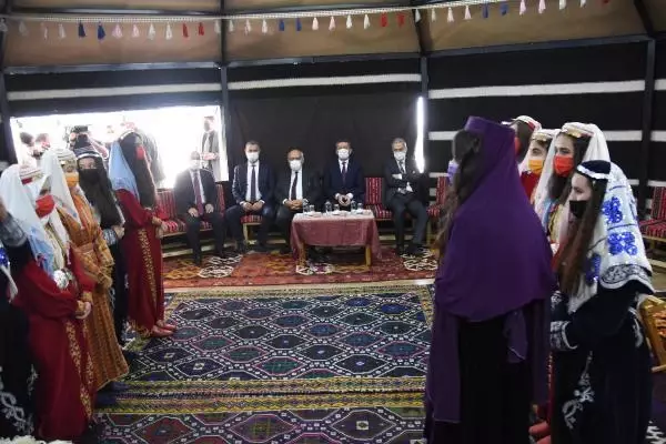 BAKAN SELÇUK, TÜRKİYE'NİN İLK ANADOLU MASAL EVİ'Nİ ESKİŞEHİR'DE AÇTI BAKAN SELÇUK, TÜRKİYE'NİN İLK ANADOLU MASAL EVİ'Nİ ESKİŞEHİR'DE AÇTI