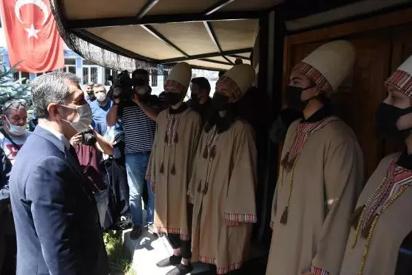 BAKAN SELÇUK, TÜRKİYE'NİN İLK ANADOLU MASAL EVİ'Nİ ESKİŞEHİR'DE AÇTI BAKAN SELÇUK, TÜRKİYE'NİN İLK ANADOLU MASAL EVİ'Nİ ESKİŞEHİR'DE AÇTI