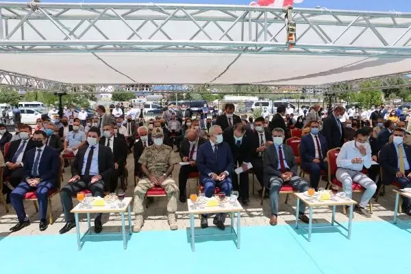 BAKAN YARDIMCISI TUNÇ: PANDEMİYE İLAVE OLARAK BU YIL KURAKLIK PROBLEMİ DE YAŞIYORUZ BAKAN YARDIMCISI TUNÇ: PANDEMİYE İLAVE OLARAK BU YIL KURAKLIK PROBLEMİ DE YAŞIYORUZ