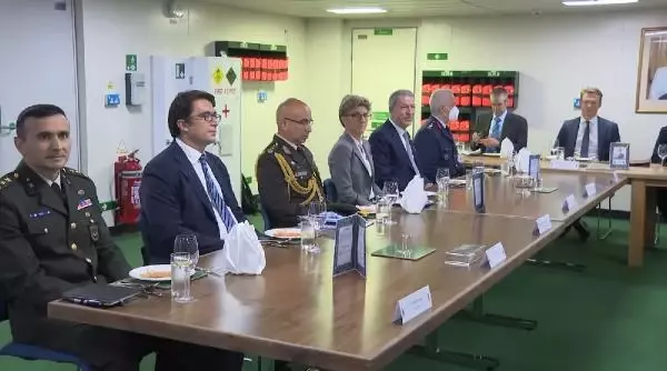 Son dakika haberleri: Bakanı Akar, İtalya ve İngiltere Savunma Bakanları ile görüştü Son dakika haberleri: Bakanı Akar, İtalya ve İngiltere Savunma Bakanları ile görüştü