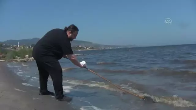 BALIKESİR - Bandırma Körfezi'nde kıyıya yakın bölgelerde müsilaj etkisi sürüyor BALIKESİR - Bandırma Körfezi'nde kıyıya yakın bölgelerde müsilaj etkisi sürüyor