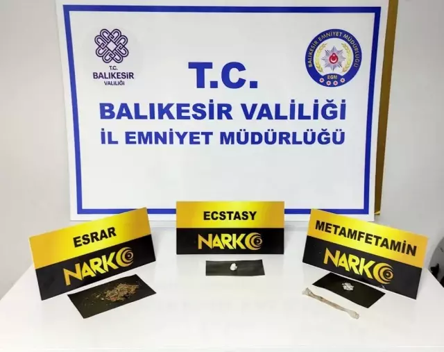 Balıkesir'de polisten 37 şahsa 'Huzur' operasyonu Balıkesir'de polisten 37 şahsa 'Huzur' operasyonu