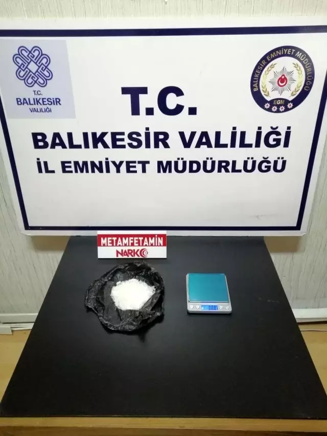 Balıkesir'de polisten 37 şahsa 'Huzur' operasyonu Balıkesir'de polisten 37 şahsa 'Huzur' operasyonu