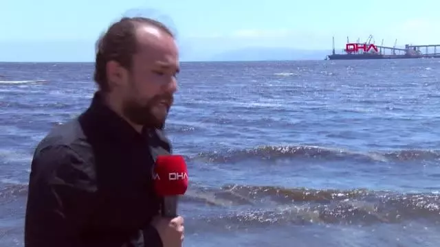 BALIKESİR KİRLİLİK, BANDIRMA SAHİLLERİNİN KUMUNU SİYAHA BOYADI BALIKESİR KİRLİLİK, BANDIRMA SAHİLLERİNİN KUMUNU SİYAHA BOYADI
