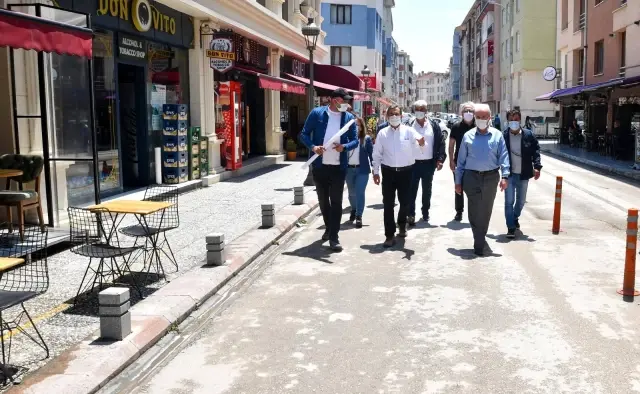 Başkan Ataç yol ve kaldırım çalışmalarını yerinde inceledi Başkan Ataç yol ve kaldırım çalışmalarını yerinde inceledi