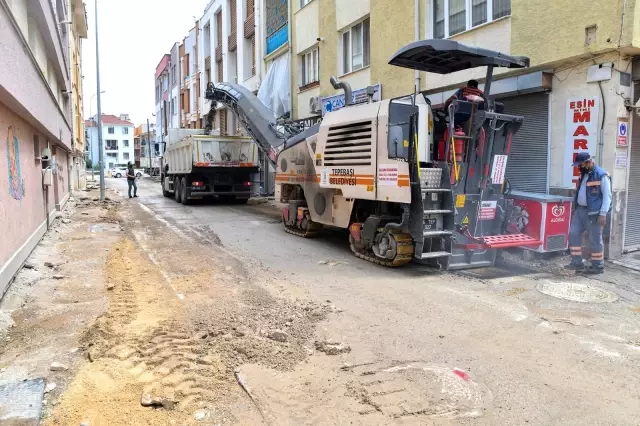 Başkan Ataç yol ve kaldırım çalışmalarını yerinde inceledi Başkan Ataç yol ve kaldırım çalışmalarını yerinde inceledi