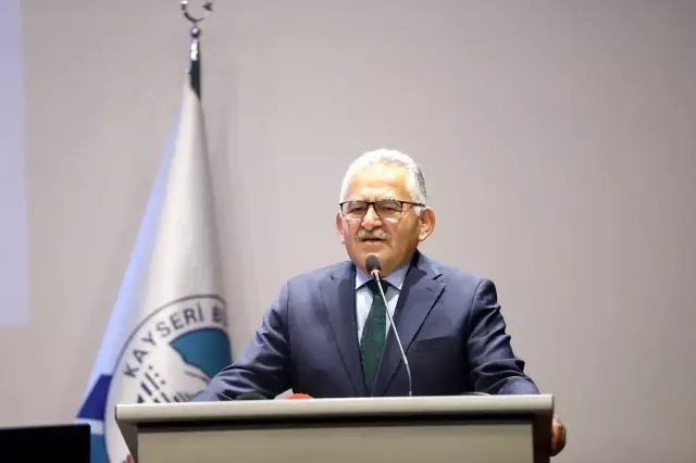 Başkan Büyükkılıç'tan 'Yerli ve milli gençlik' vurgusu Başkan Büyükkılıç'tan 'Yerli ve milli gençlik' vurgusu