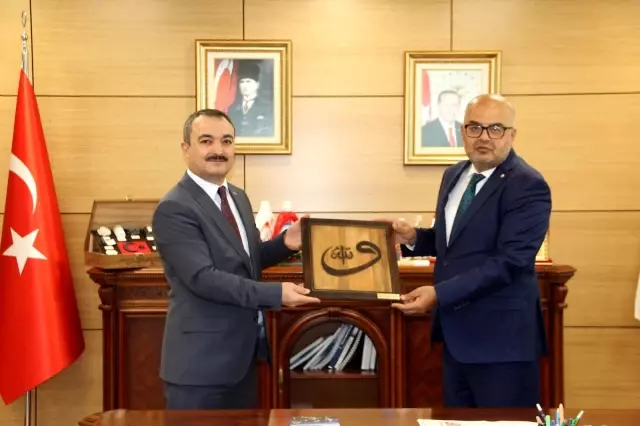 Başkan Hüseyin Doğan: '24 saat esaslı olarak tüm arkadaşlarımızla Emet için çalışıyoruz' Başkan Hüseyin Doğan: '24 saat esaslı olarak tüm arkadaşlarımızla Emet için çalışıyoruz'