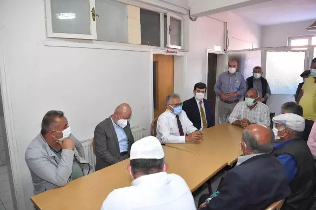 Başkan Memduh Büyükkılıç, kırsal mahallelerde vatandaşlarla bir araya geldi Başkan Memduh Büyükkılıç, kırsal mahallelerde vatandaşlarla bir araya geldi