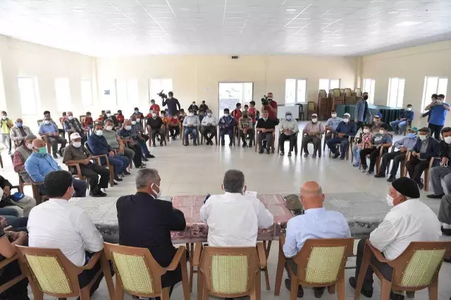 Başkan Memduh Büyükkılıç, kırsal mahallelerde vatandaşlarla bir araya geldi Başkan Memduh Büyükkılıç, kırsal mahallelerde vatandaşlarla bir araya geldi