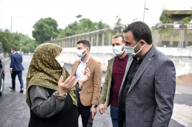 Başkan Özlü vatandaş ve esnafla fikir alışverişini sürdürüyor Başkan Özlü vatandaş ve esnafla fikir alışverişini sürdürüyor