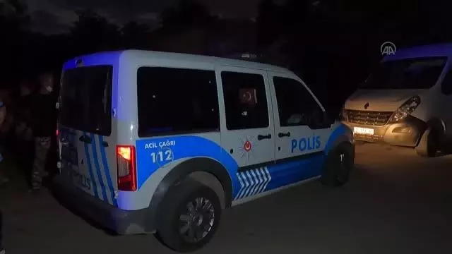 Son dakika... Başkasının evine girip camları kıran kişi gözaltına alındı Son dakika... Başkasının evine girip camları kıran kişi gözaltına alındı