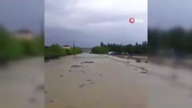 Son dakika haberi: Başkent'te tarım işçilerinin çadırları selden zarar gördü Son dakika haberi: Başkent'te tarım işçilerinin çadırları selden zarar gördü