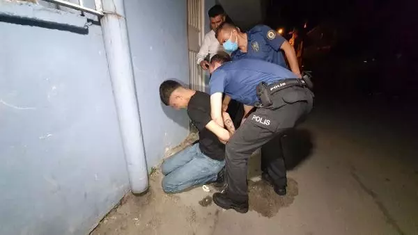Bekçilere ateş açan 3 kardeşten 2'si yakalandı Bekçilere ateş açan 3 kardeşten 2'si yakalandı