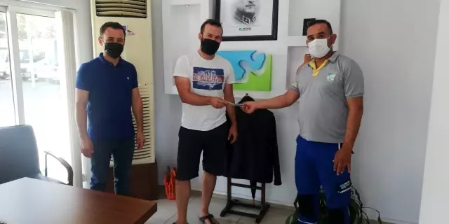 Belediye Başkanı Karaca, gönlü güzel temizlik işçilerini ödüllendirdi Belediye Başkanı Karaca, gönlü güzel temizlik işçilerini ödüllendirdi