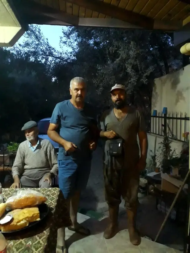 Belediye Başkanı Karaca, gönlü güzel temizlik işçilerini ödüllendirdi Belediye Başkanı Karaca, gönlü güzel temizlik işçilerini ödüllendirdi