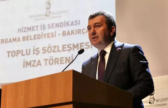 Bergama Belediyesinde toplu iş sözleşmesi sevinci Bergama Belediyesinde toplu iş sözleşmesi sevinci