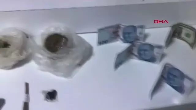 BEYLİKDÜZÜ'NDE İRANLI UYUŞTURUCU SATICISI YAKALANDI BEYLİKDÜZÜ'NDE İRANLI UYUŞTURUCU SATICISI YAKALANDI