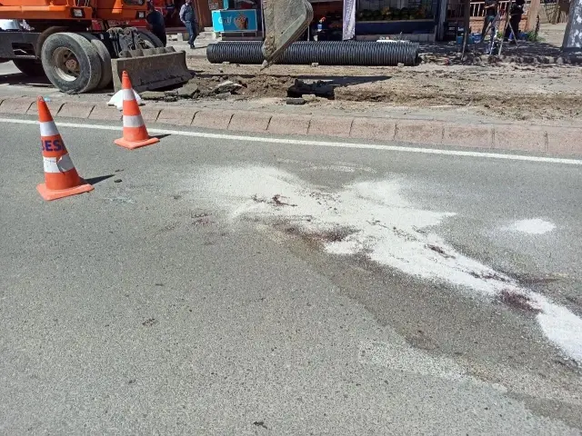Bisikletli çocukla bir vatandaş çarpıştı, yaşlı adam ağır şekilde yaralandı Bisikletli çocukla bir vatandaş çarpıştı, yaşlı adam ağır şekilde yaralandı
