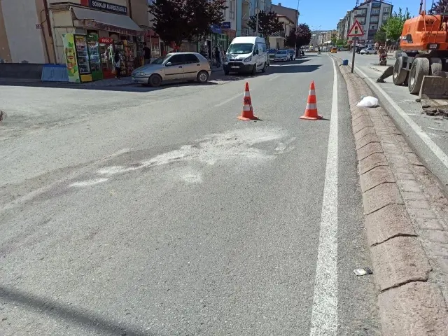Bisikletli çocukla bir vatandaş çarpıştı, yaşlı adam ağır şekilde yaralandı Bisikletli çocukla bir vatandaş çarpıştı, yaşlı adam ağır şekilde yaralandı