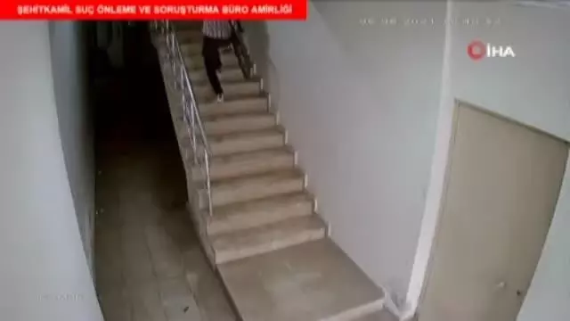 Son dakika haberleri: Bisiklet hırsızları güvenlik kameralarından kaçamadı Son dakika haberleri: Bisiklet hırsızları güvenlik kameralarından kaçamadı