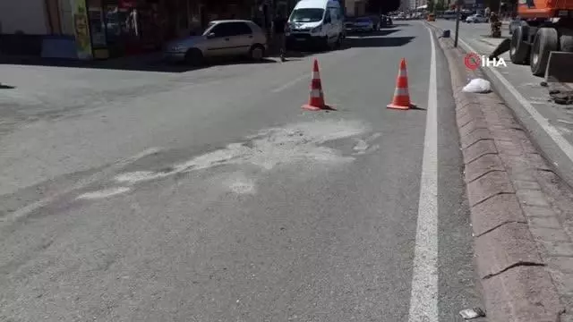 Bisikletli çocukla bir vatandaş çarpıştı, yaşlı adam ağır şekilde yaralandı Bisikletli çocukla bir vatandaş çarpıştı, yaşlı adam ağır şekilde yaralandı