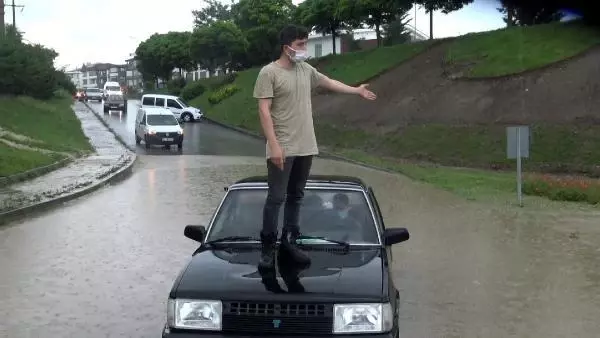 Bolu'da yollar göle döndü, su baskınları yaşandı Bolu'da yollar göle döndü, su baskınları yaşandı