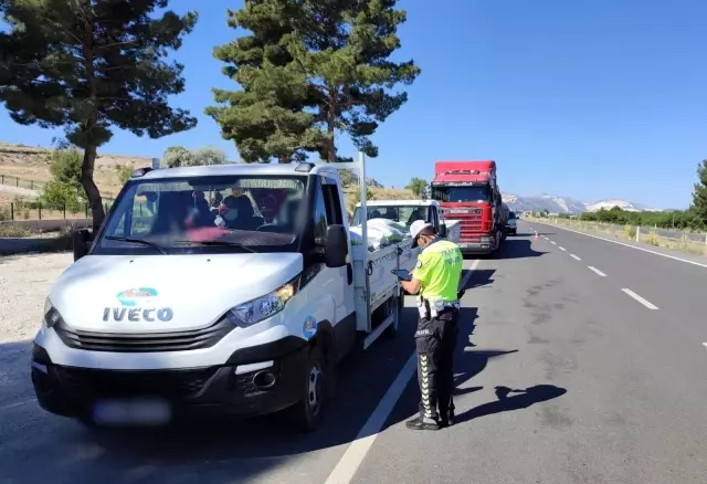 Burdur'da 190 araç sürücüne ceza Burdur'da 190 araç sürücüne ceza
