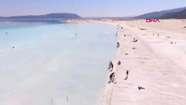BURDUR NORMALLEŞME SÜRECİYLE SALDA'DA ZİYARETÇİ YOĞUNLUĞU BURDUR NORMALLEŞME SÜRECİYLE SALDA'DA ZİYARETÇİ YOĞUNLUĞU