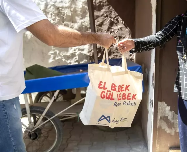 Büyükşehir Belediyesinin dağıttığı bebek paketi 15 bin 265'e ulaştı Büyükşehir Belediyesinin dağıttığı bebek paketi 15 bin 265'e ulaştı