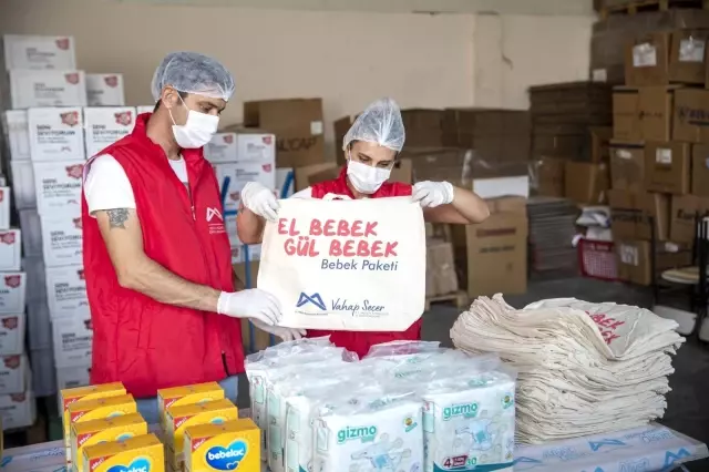 Büyükşehir Belediyesinin dağıttığı bebek paketi 15 bin 265'e ulaştı Büyükşehir Belediyesinin dağıttığı bebek paketi 15 bin 265'e ulaştı
