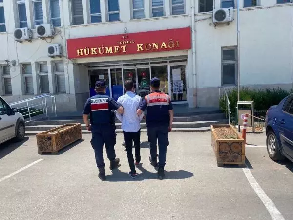 Çaldığı konteynerleri taşımak için vinç ve TIR kiralamış Çaldığı konteynerleri taşımak için vinç ve TIR kiralamış