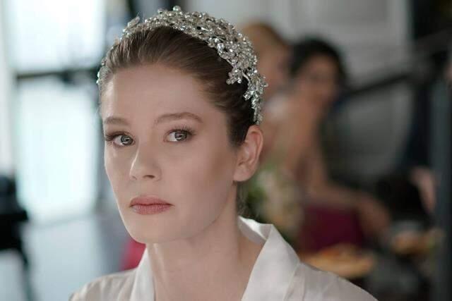 Camdaki Kız'da Feride'nin Cana'nın saçlarına yapıştığı anlar sosyal medyada gündem oldu Camdaki Kız'da Feride'nin Cana'nın saçlarına yapıştığı anlar sosyal medyada gündem oldu