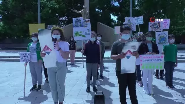 Çevre dostu çocuklar yaşanabilir bir dünya için el ele verdi Çevre dostu çocuklar yaşanabilir bir dünya için el ele verdi