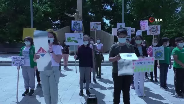 Çevre dostu çocuklar yaşanabilir bir dünya için el ele verdi Çevre dostu çocuklar yaşanabilir bir dünya için el ele verdi