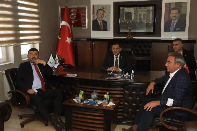 CHP Ekonomi ve Esnaf masaları üyeleri ziyaretlerde bulundu CHP Ekonomi ve Esnaf masaları üyeleri ziyaretlerde bulundu